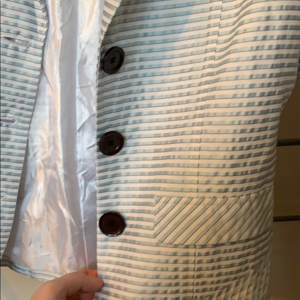 Blazer - Picture 4 of 5